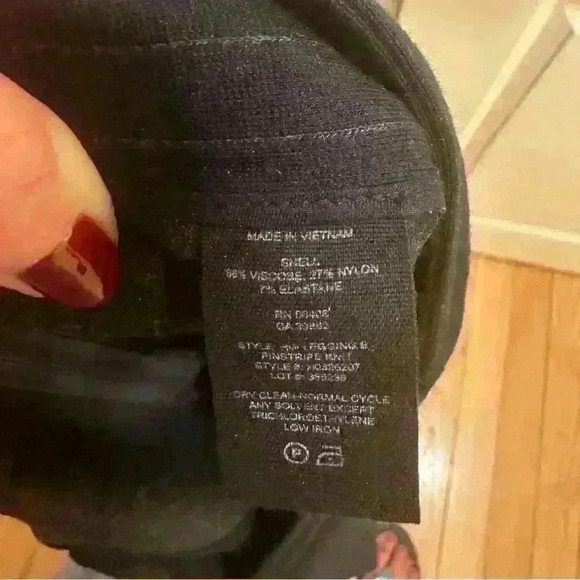 Theory leggings in striped black stretchy fabric with side zippers - Picture 7 of 8